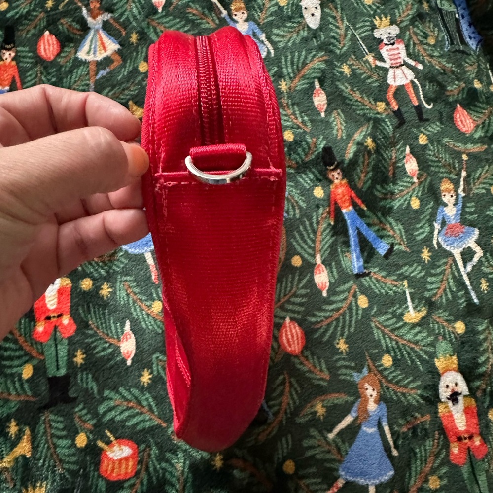 Harvey’s Be Mine Sweetheart Convertible Seatbelt Collectors Bag - Picture 3 of 11